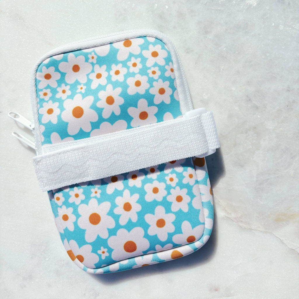 Water Bottle Backpack - Blue Daisy