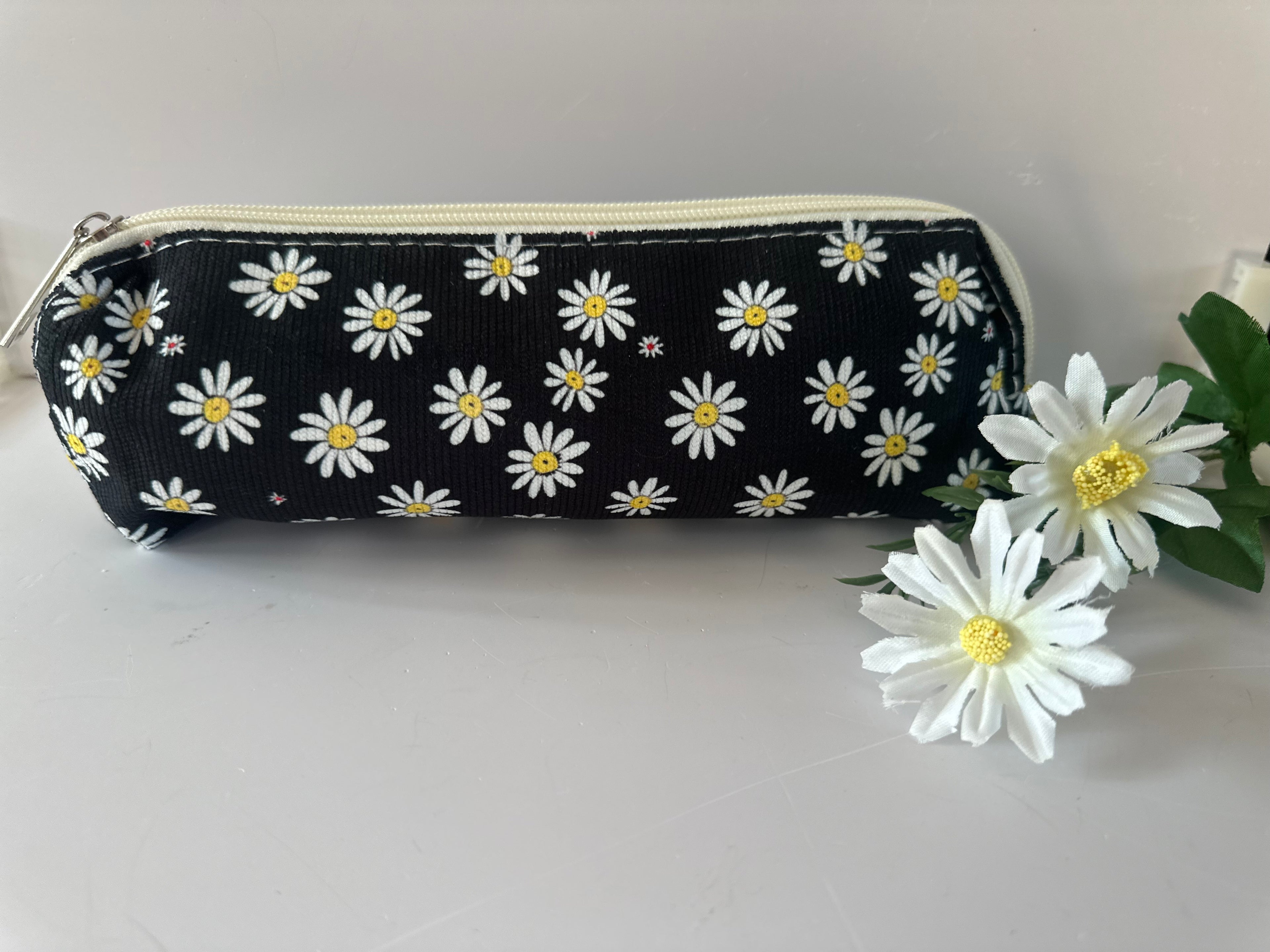 Daisy Pencil/Cosmetic Pouch